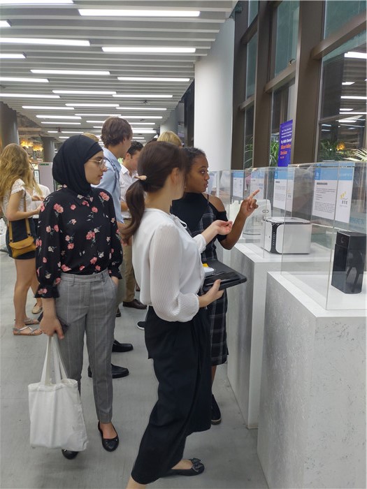 牛津大學劍橋大學的師生一行到訪壹零壹工業設計公司總部